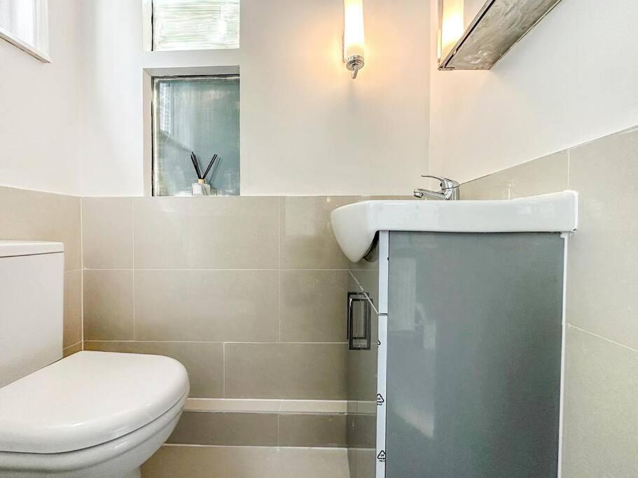 New Cosy Luxury 3 Bedroom House In Battersea London Londres Exterior foto
