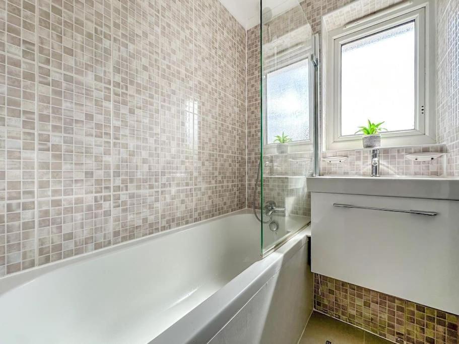 New Cosy Luxury 3 Bedroom House In Battersea London Londres Exterior foto